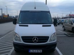 Mercedes_sprinter_18_9